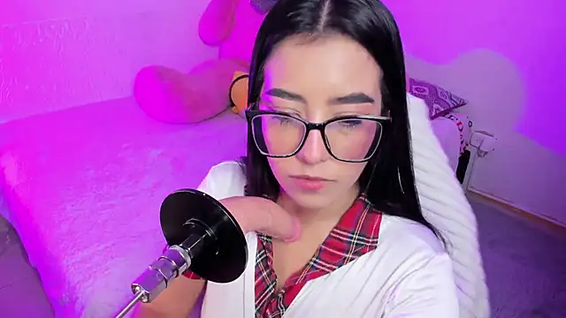 Snapshot of IbbieeBennett_1 chatting on 02-17-26, 03:48 IbbieeBennett 1 online show from 02-17-26, 03:48