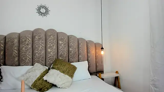 Snapshot of Ambar85 chatting on 11-26-25, 03:17 Ambar85 online show from 11-26-25, 03:17