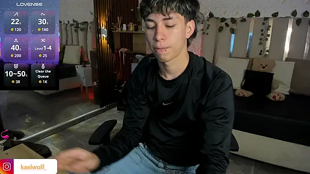 Snapshot of kaelwolf_tay chatting on 02-04-26, 07:20 kaelwolf tay online show from 02-04-26, 07:20