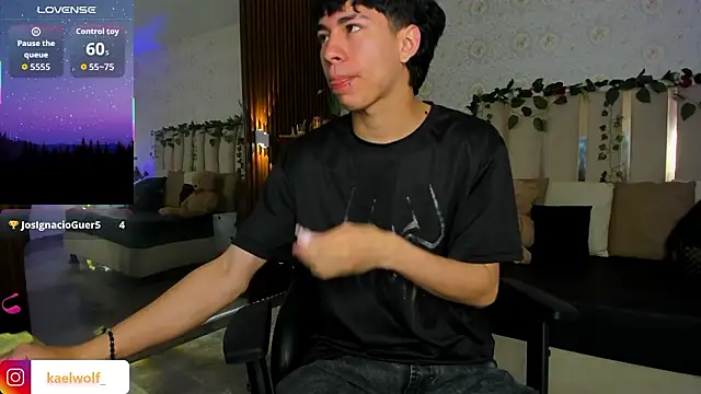 Snapshot of kaelwolf_tay chatting on 02-08-26, 11:30 kaelwolf tay online show from 02-08-26, 11:30