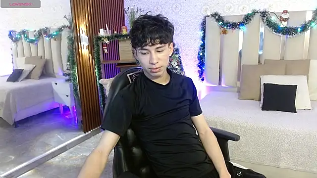 kaelwolf tay online show from 11-24-25, 07:36