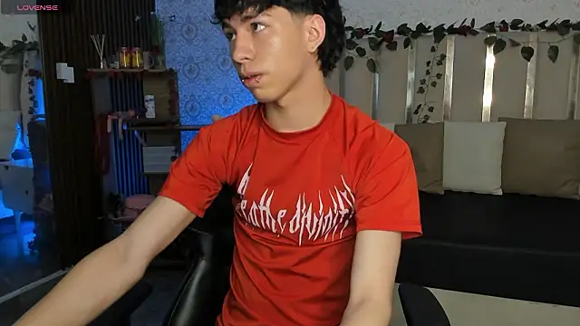 Snapshot of kaelwolf_tay chatting on 02-12-26, 07:13 kaelwolf tay online show from 02-12-26, 07:13