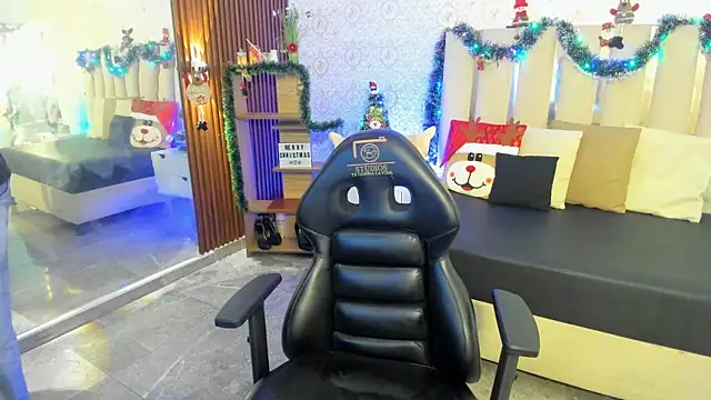 kaelwolf tay online show from 12-20-25, 07:28