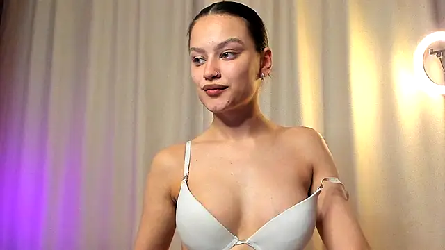  CamillaStar  online show from 11-22-25, 10:30