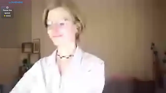 ToyaPletz online show from 04-10-26, 07:10