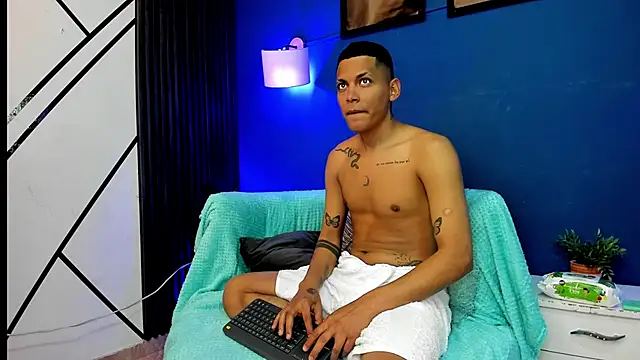 Snapshot of IAN_LEIN chatting on 11-24-25, 04:23 IAN LEIN online show from 11-24-25, 04:23