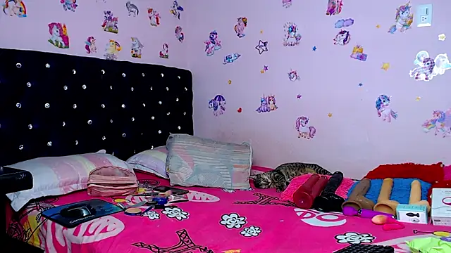 ShantalTsFox online show from 03-01-26, 04:01