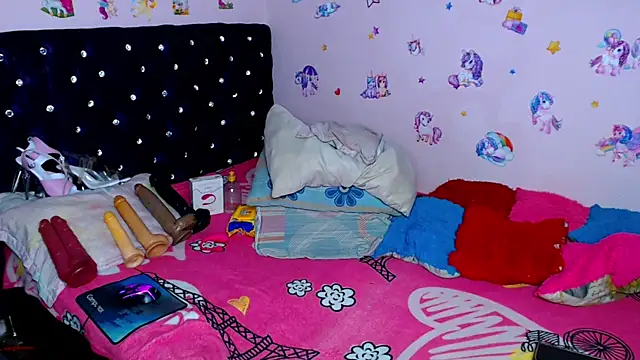 ShantalTsFox online show from 12-21-25, 01:08