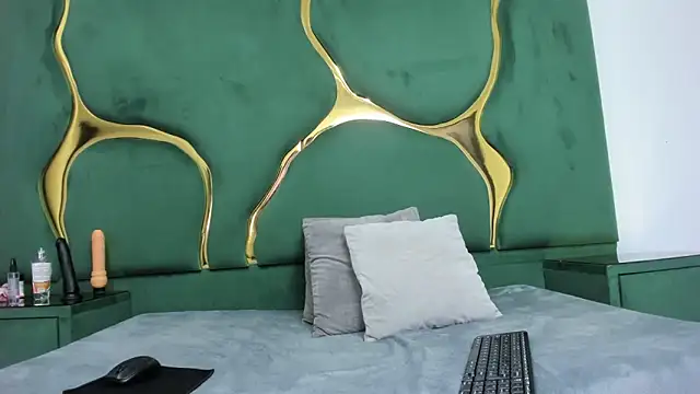 RoxanneBloom online show from 03-29-26, 04:14