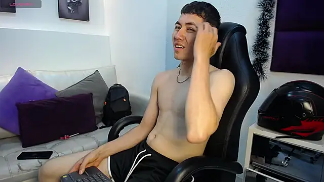 LoganFoster  online show from 12-21-25, 08:09