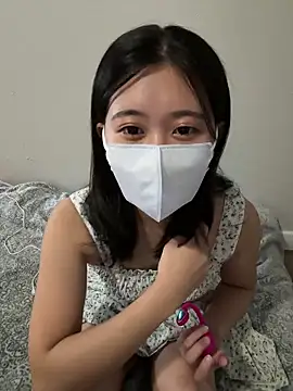 Snapshot of Minagi_Shizuku chatting on 12-17-25, 09:20 Minagi Shizuku online show from 12-17-25, 09:20