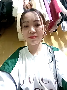 Snapshot of bong-ngo- chatting on 11-27-25, 12:22 bong-ngo- online show from 11-27-25, 12:22