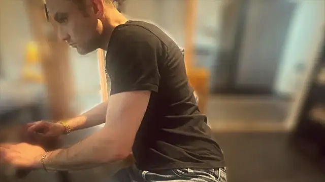 famous1tad online show from 01-10-26, 06:14