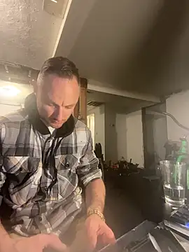 famous1tad online show from 04-12-26, 10:18