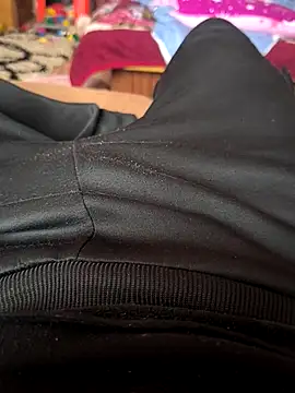 Snapshot of Alexutz21 chatting on 03-27-26, 07:17 Alexutz21 online show from 03-27-26, 07:17