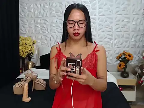 TransGoddessSofia online show from 12-15-25, 09:48