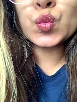 hotladki5 online show from 12-17-25, 07:46