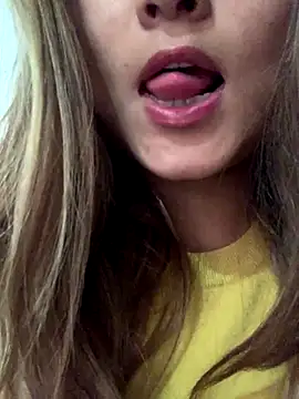 hotladki5 online show from 12-15-25, 11:27