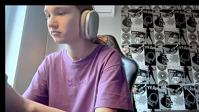 helgicuteness online show from 12-14-25, 07:25