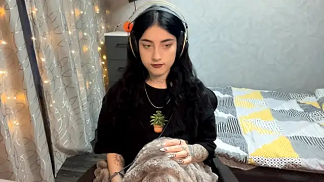 Meowluly online show from 12-03-25, 09:25