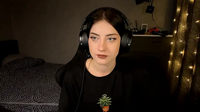 Meowluly online show from 02-01-26, 09:24