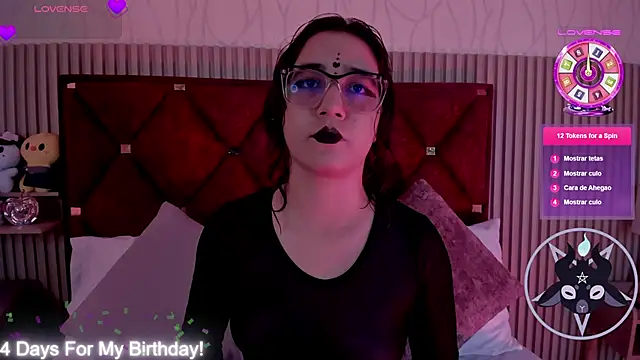 Snapshot of Kiri_Velvet chatting on 05-09-26, 08:12 Kiri Velvet online show from 05-09-26, 08:12