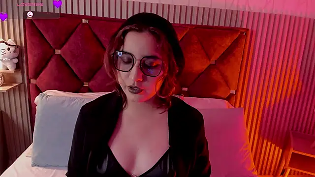Snapshot of Kiri_Velvet chatting on 04-23-26, 08:21 Kiri Velvet online show from 04-23-26, 08:21