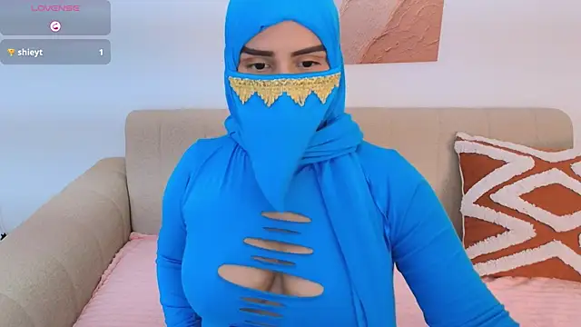 Mayraa arabelle online show from 11-28-25, 04:18