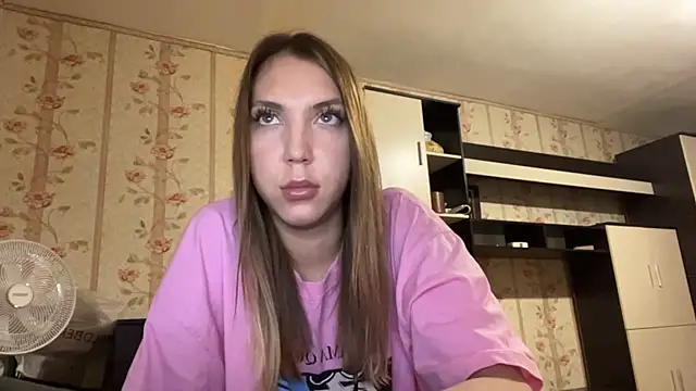 Snapshot of Katebarbie chatting on 12-17-25, 02:11 Katebarbie online show from 12-17-25, 02:11