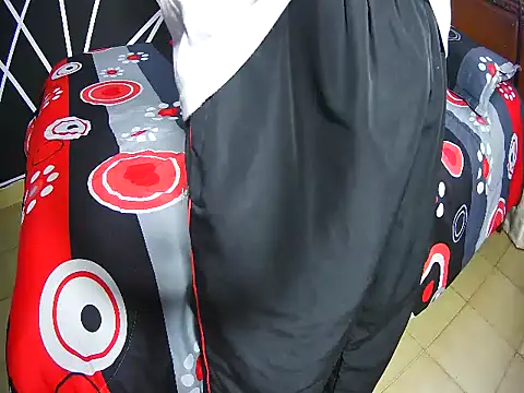 HouseOfHeat online show from 11-24-25, 01:44