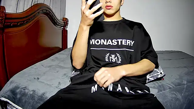 HouseOfHeat online show from 02-23-26, 04:40