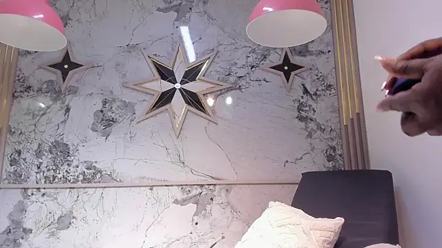 ZoeCollin online show from 07-18-26, 07:33