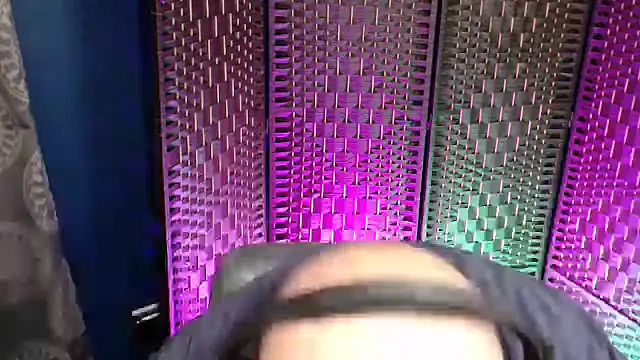 BigBearforCuddles online show from 12-23-25, 02:22