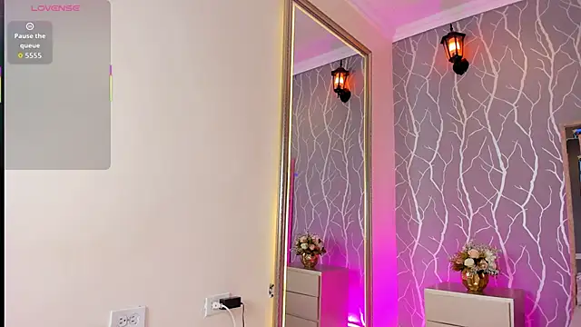 Julia rivers online show from 12-02-25, 01:02