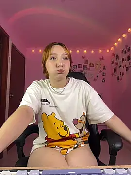 Snapshot of Davne_ chatting on 04-21-26, 10:49 Davne online show from 04-21-26, 10:49