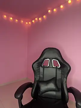 Davne  online show from 12-21-25, 10:43