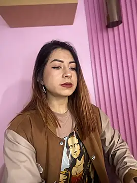 Snapshot of MaddieHunter chatting on 12-05-25, 01:32 MaddieHunter online show from 12-05-25, 01:32