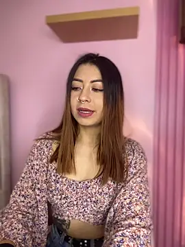 Snapshot of MaddieHunter chatting on 11-27-25, 01:11 MaddieHunter online show from 11-27-25, 01:11