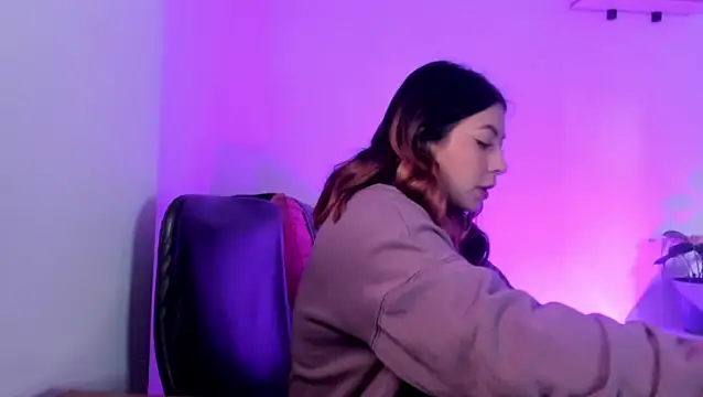 Snapshot of MaddieHunter chatting on 02-16-26, 01:43 MaddieHunter online show from 02-16-26, 01:43