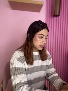 Snapshot of MaddieHunter chatting on 01-08-26, 12:55 MaddieHunter online show from 01-08-26, 12:55