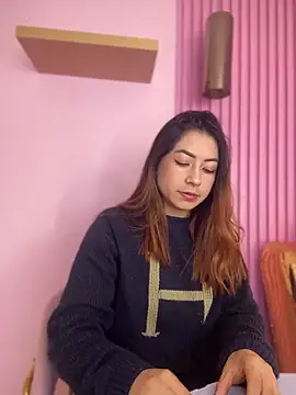 Snapshot of MaddieHunter chatting on 12-20-25, 01:58 MaddieHunter online show from 12-20-25, 01:58