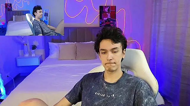 MoonlinSkinn online show from 02-14-26, 01:06