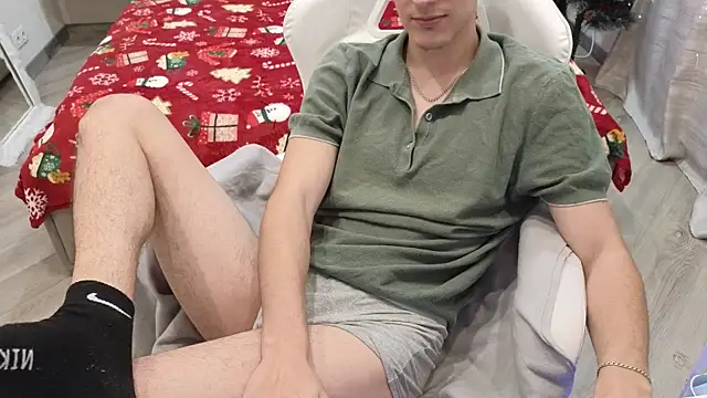 MoonlinSkinn online show from 12-17-25, 08:08