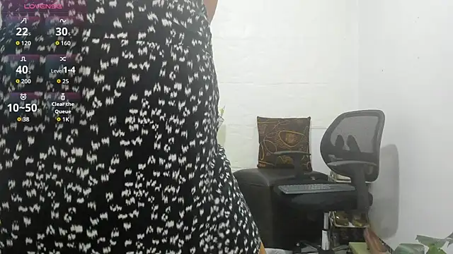 Snapshot of Miss_clarepocahose chatting on 06-07-26, 01:22 Miss clarepocahose online show from 06-07-26, 01:22