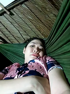 Snapshot of Lin-kute98 chatting on 01-05-26, 10:46 Lin-kute98 online show from 01-05-26, 10:46