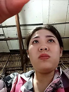 Snapshot of Lin-kute98 chatting on 01-07-26, 10:31 Lin-kute98 online show from 01-07-26, 10:31