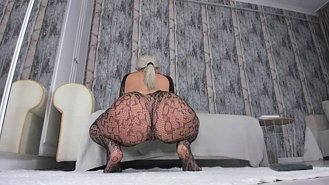 SexyElisabeth online show from 10-30-25, 04:59