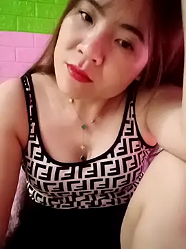 Snapshot of Lily-ross22 chatting on 02-27-26, 04:01 Lily-ross22 online show from 02-27-26, 04:01