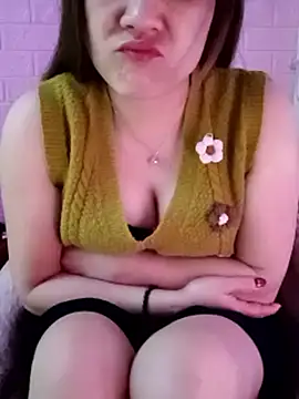 Snapshot of Lily-ross22 chatting on 03-11-26, 05:18 Lily-ross22 online show from 03-11-26, 05:18