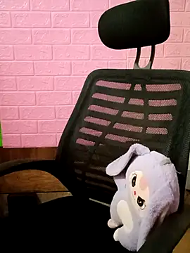 Snapshot of Lily-ross22 chatting on 07-25-26, 08:33 Lily-ross22 online show from 07-25-26, 08:33